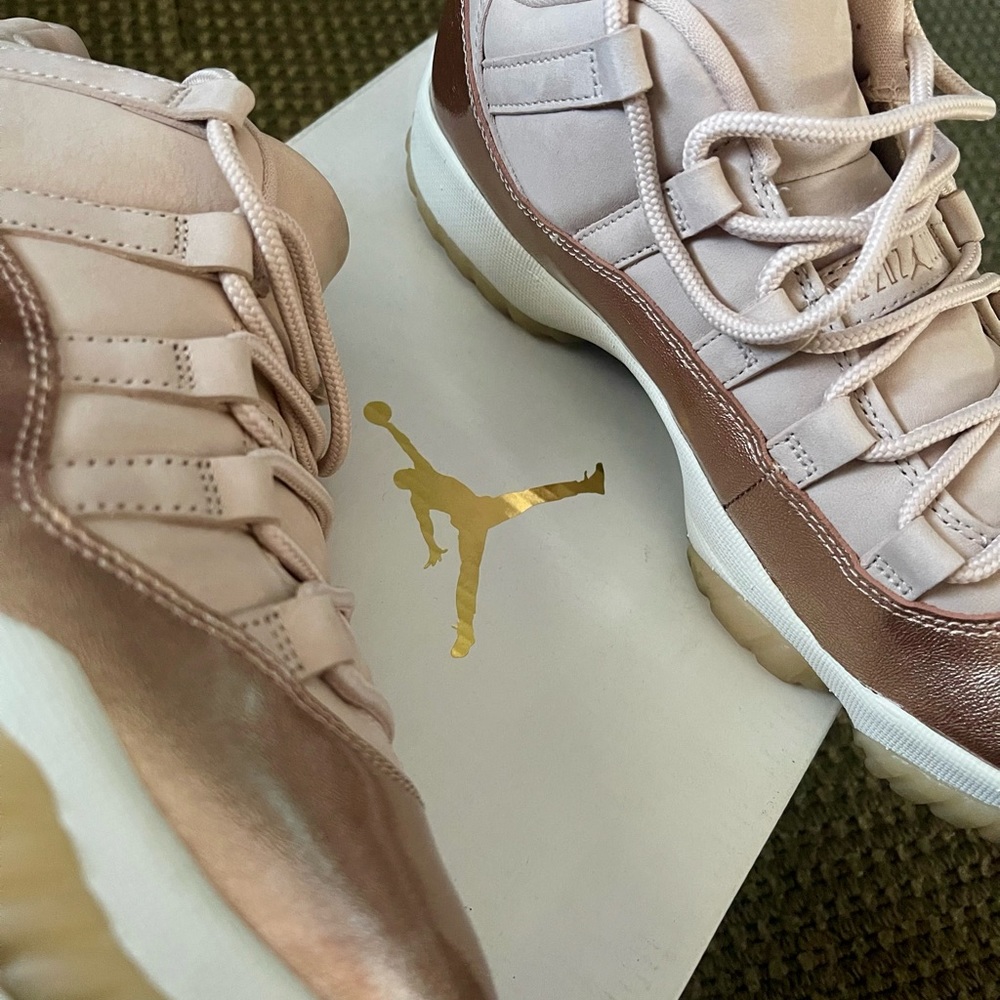 Women’s Air Jordan 11 Retro Low